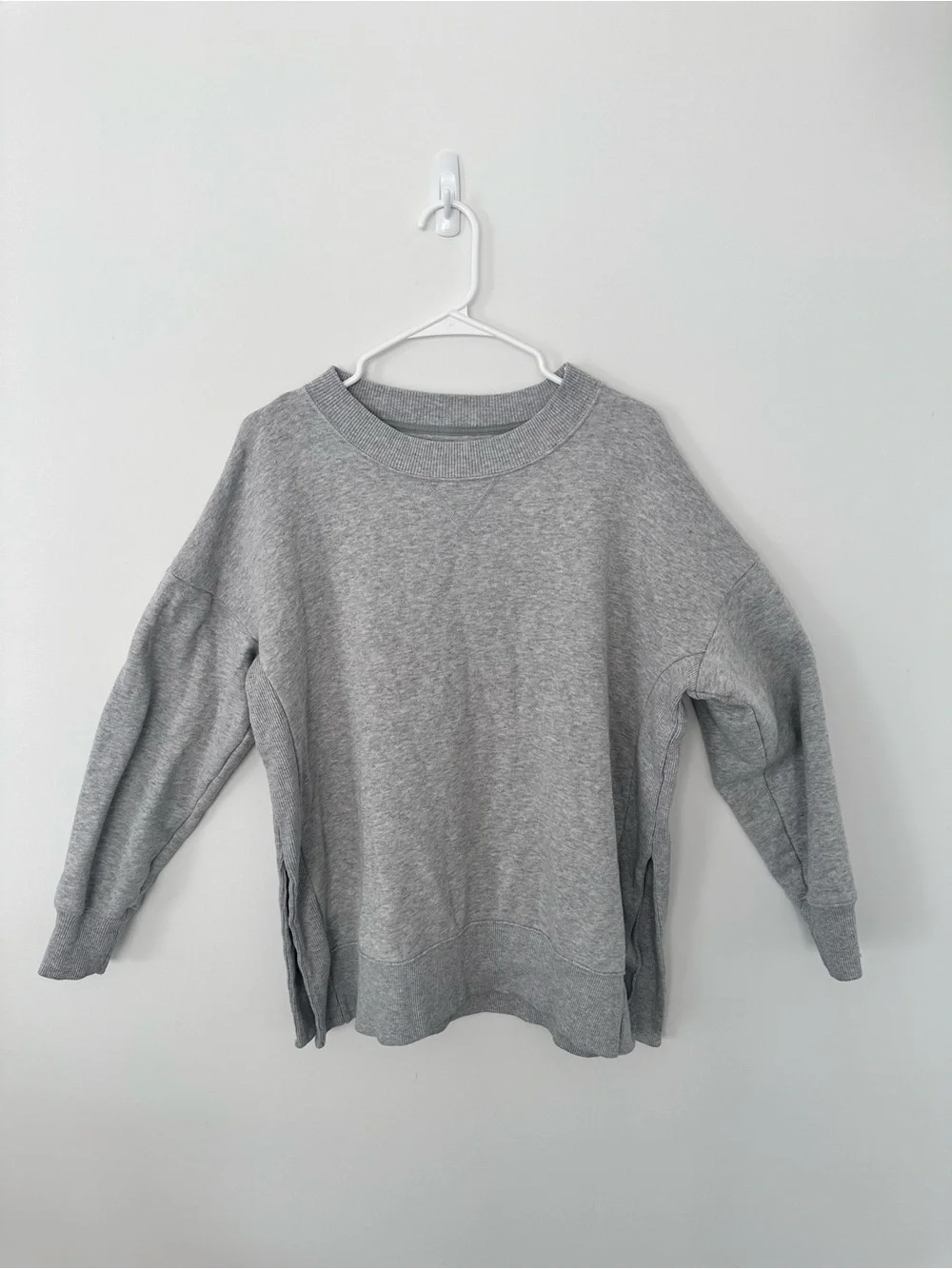 Aeire Gray Crewneck Sweater Relaxed Fit Lightweight Knit Pullover Side Slits Med - Picture 3 of 16